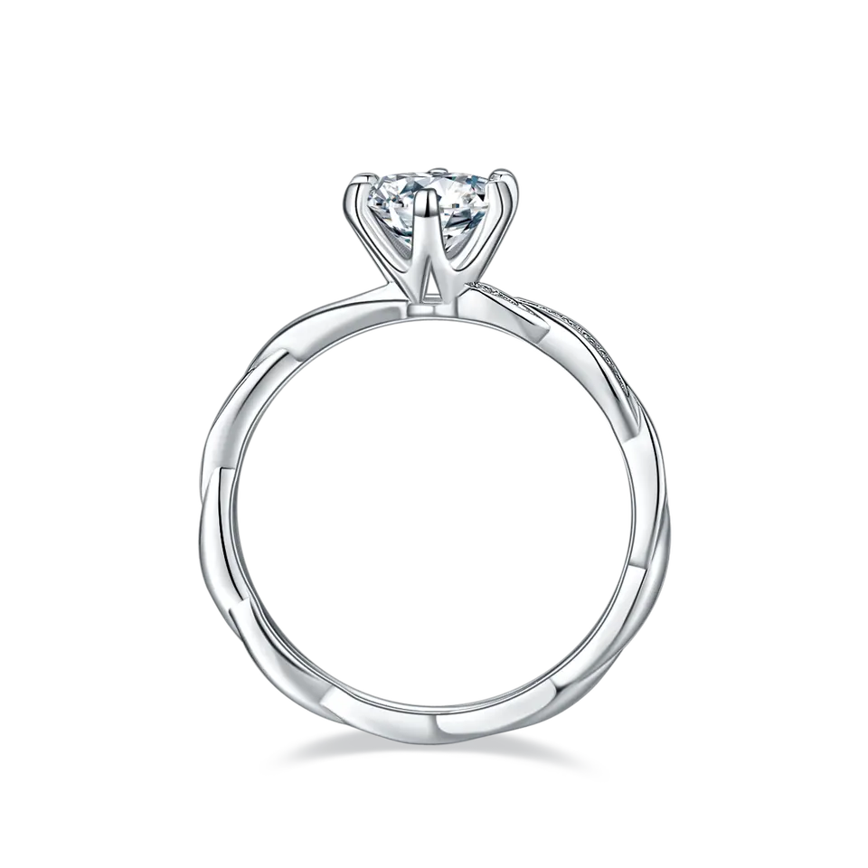 A classic vintage design featuring a brilliant 1.00ct moissanite, set in a beautifully crafted sterling silver band.