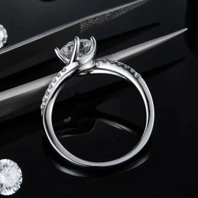 Elegant 1.00ct Moissanite Engagement Ring Set in 9ct White Gold
