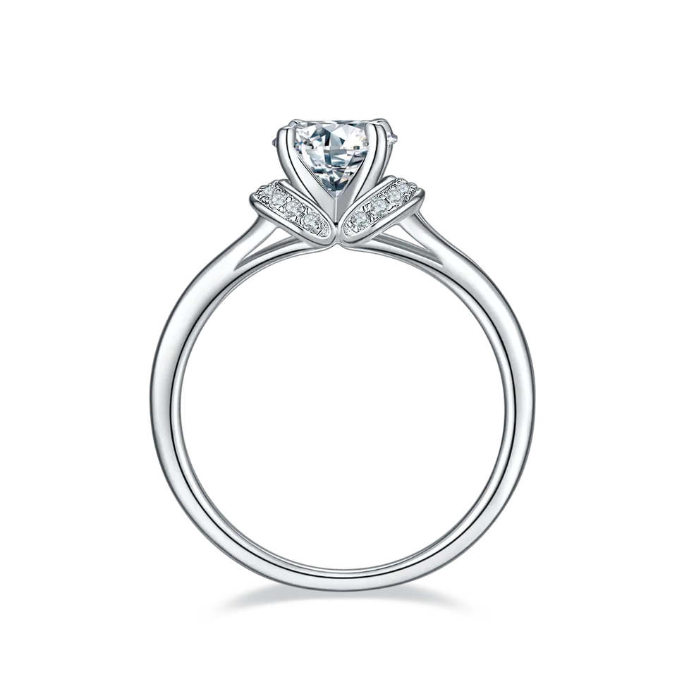 A simple yet elegant sterling silver ring with a dazzling 1.00ct moissanite solitaire, perfect for a timeless proposal.