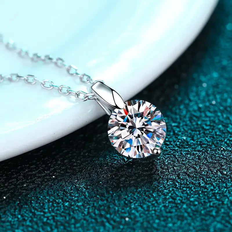 Aletté Winckler - Floating Moissanite Pendant