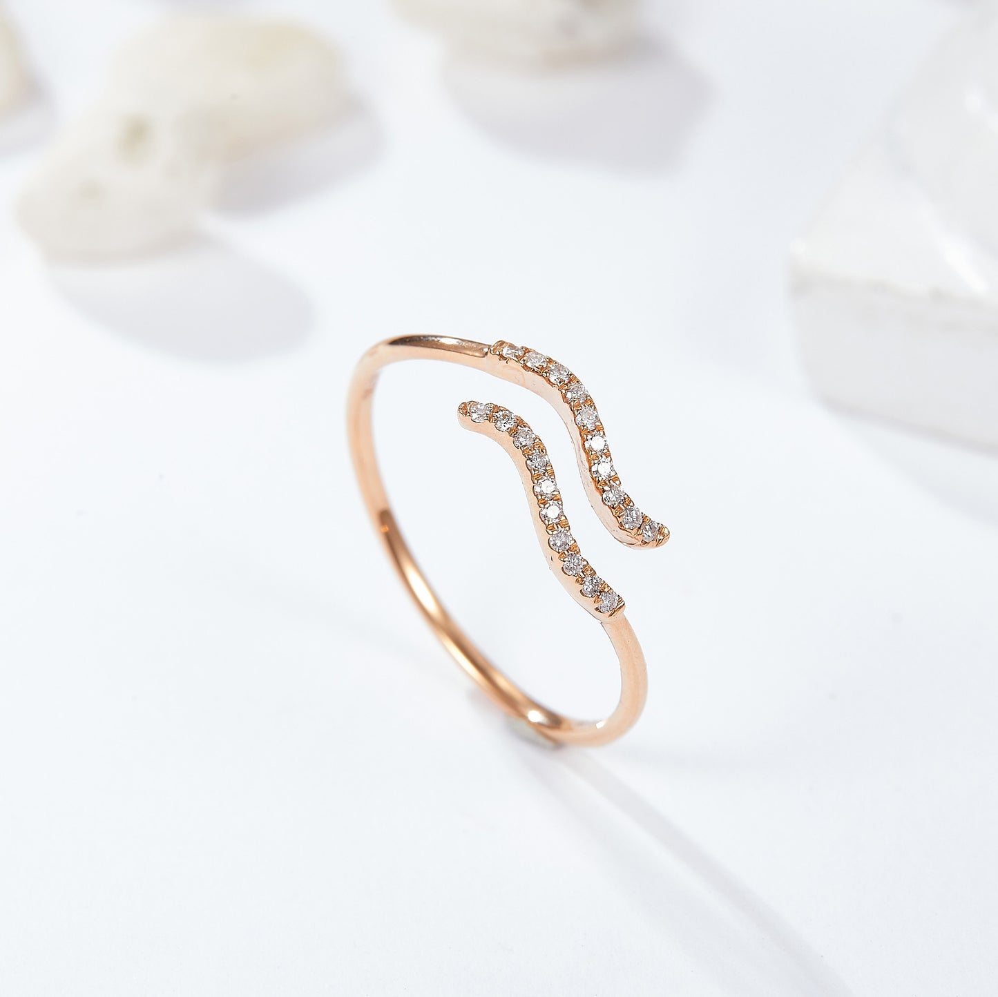 Beautiful Aquarius ring with a shimmering moissanite gemstone, a thoughtful gift for birthdays between January 20th and February 18th.