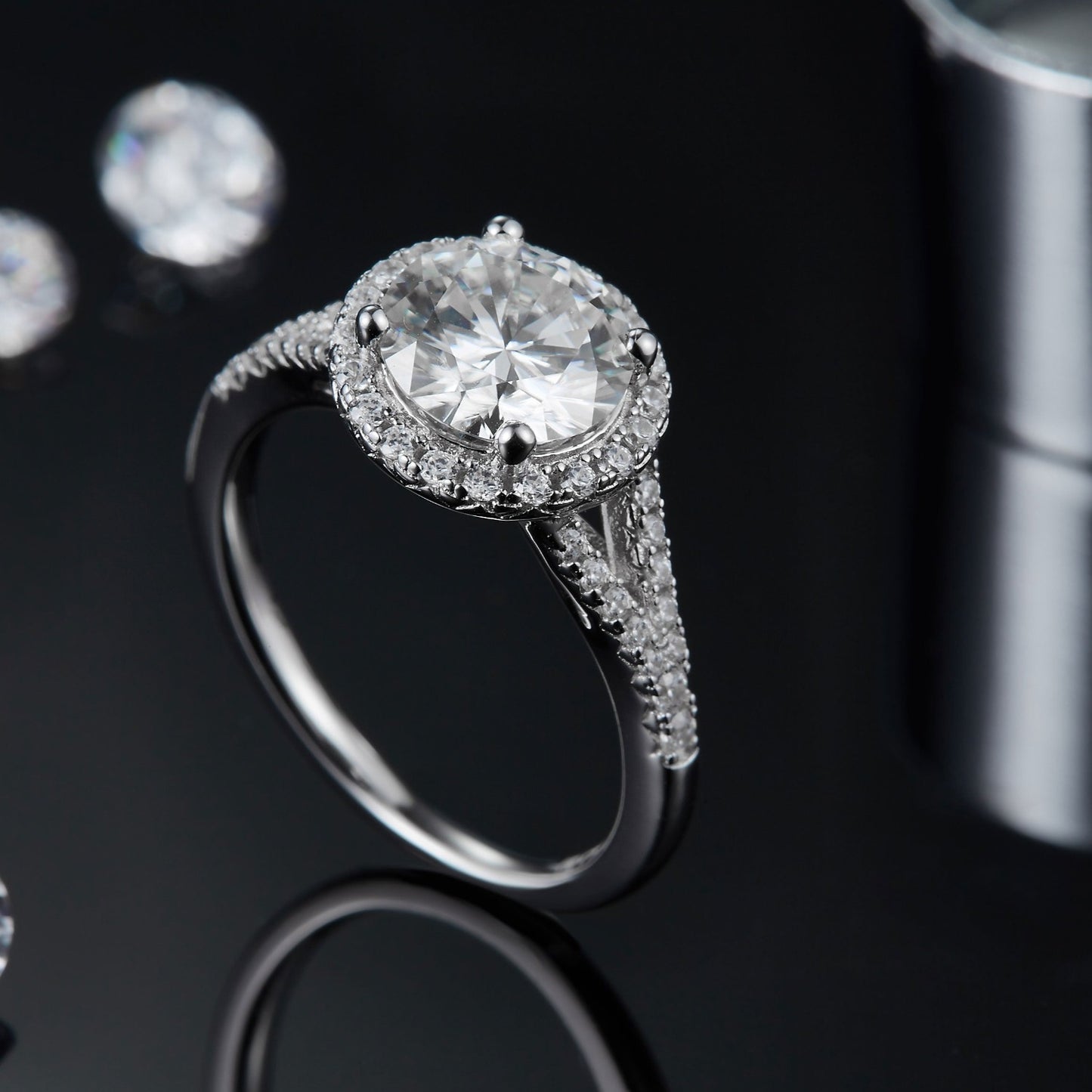 A detailed, magnified view of the 2.00ct moissanite and its surrounding halo setting.