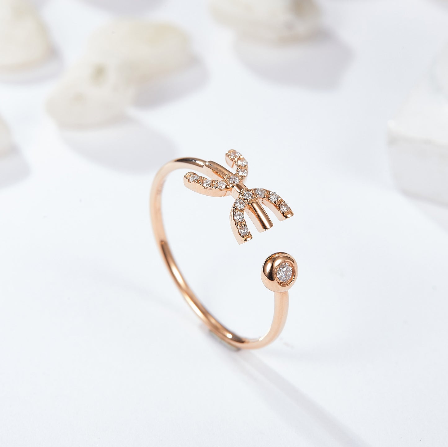 Beautiful Pisces ring with a shimmering moissanite gemstone, a thoughtful gift for birthdays between February 19th and March 20th.