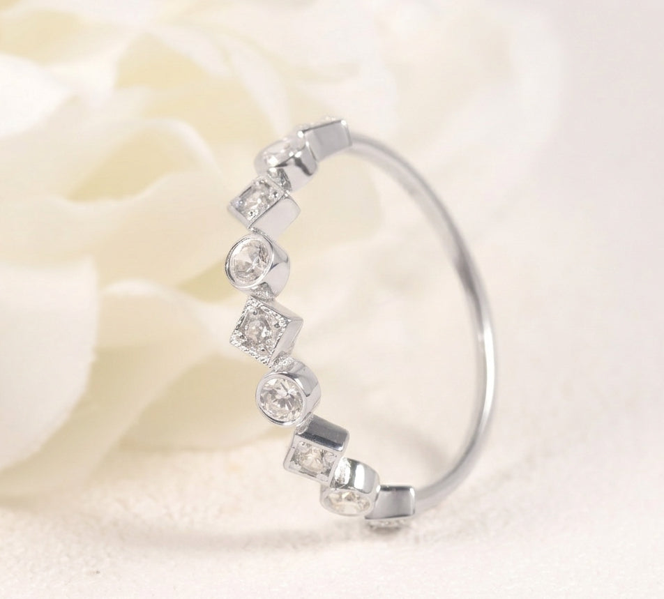 Alternating Round & Kite Bezel Stacking Ring