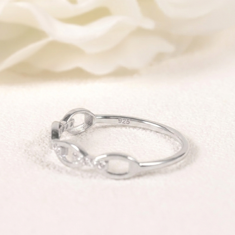 Dainty Sterling Silver Moissanite Wavy Scalloped Bezel-Set Stacking Ring