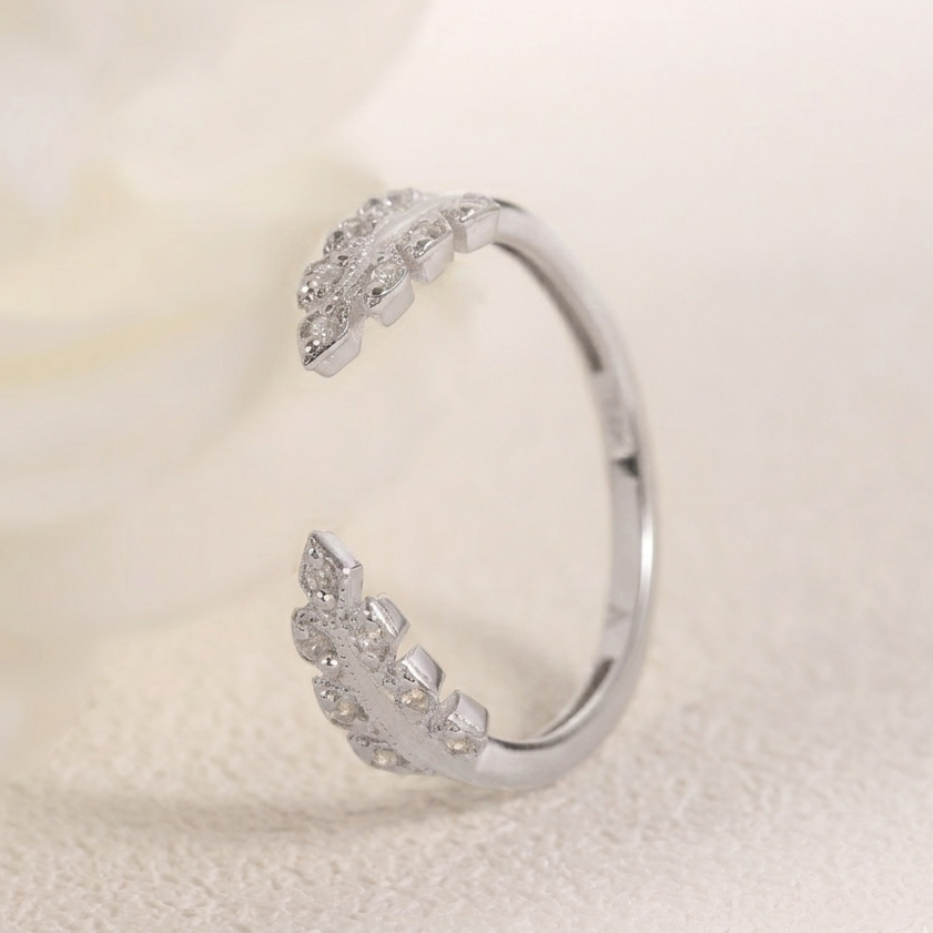 Minimalist Moissanite Leafy Vine Stacking Ring