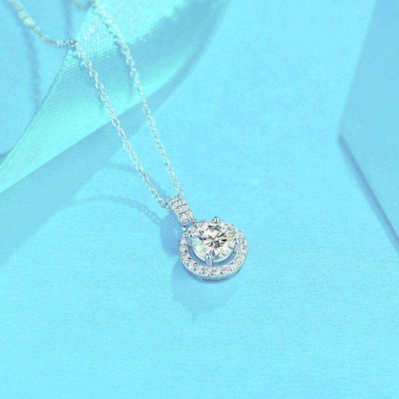 Exquisite Halo 1.00ct Moissanite Pendant Set in Sterling Silver (Leadtime of 5 weeks)