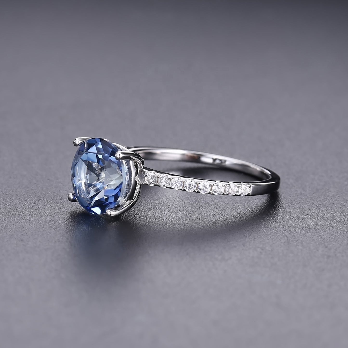 Exquisite Mystic Quartz Ring - Round Brilliant Cut