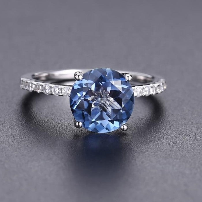 Exquisite Mystic Quartz Ring - Round Brilliant Cut