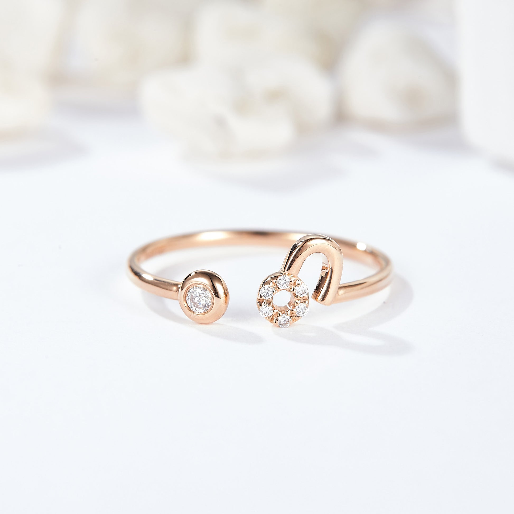 Elegant moissanite ring representing the Leo star sign, a thoughtful gift for those born under this sign (July 23rd - August 22nd).
