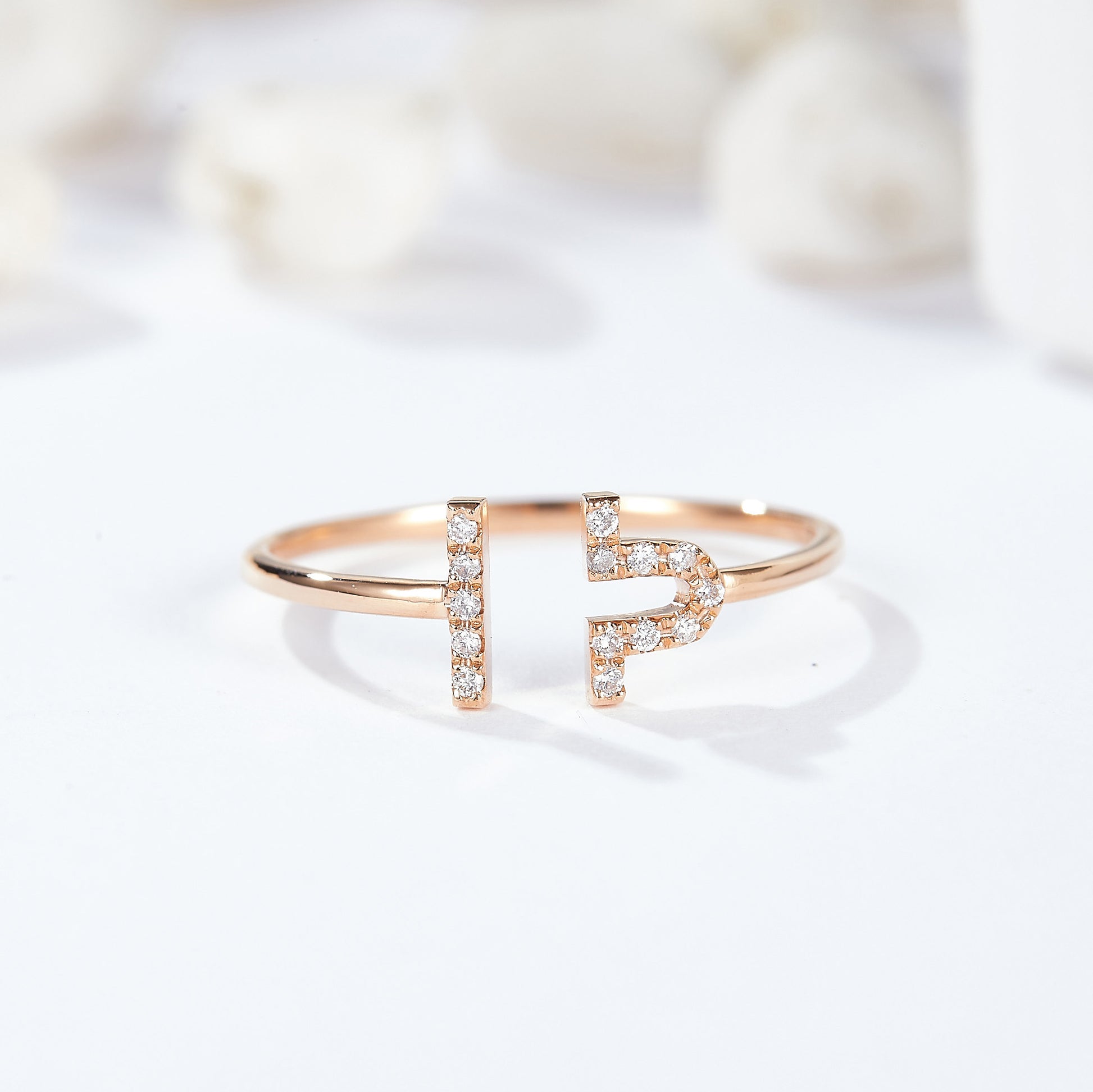 Elegant moissanite ring representing the Libra star sign, a thoughtful gift for those born under this sign (September 23rd - October 22nd).